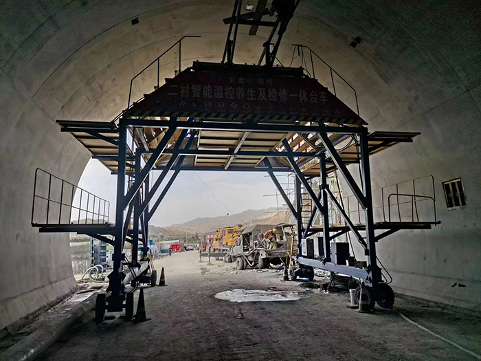 布料機(jī)、大型布料機(jī)、行走式布料機(jī)、圓筒布料機(jī)、行走式液壓布料機(jī)、移動(dòng)式液壓布料機(jī)、電動(dòng)布料機(jī)、手動(dòng)布料機(jī)、梁場專用液壓布料機(jī)